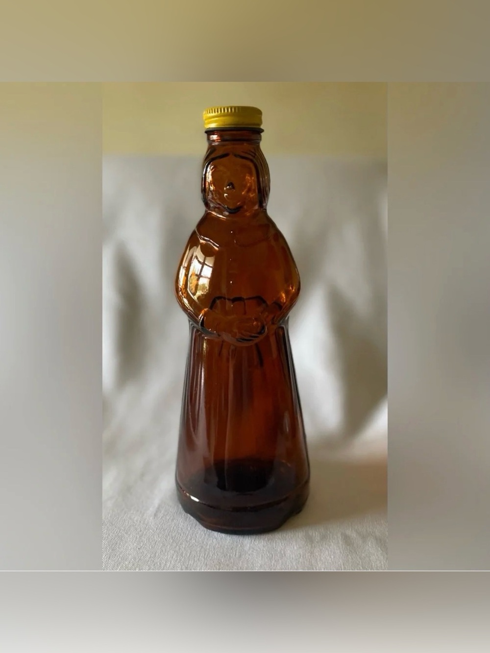 Vintage Mrs Butterworth Syrup Amber Glass Bottle with Yellow Metal Cap 1971